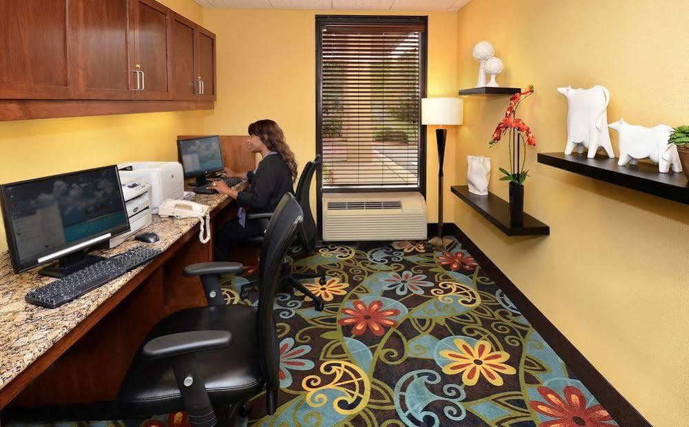 Hampton Inn Charlotte North Lake Norman Cornelius Εξωτερικό φωτογραφία